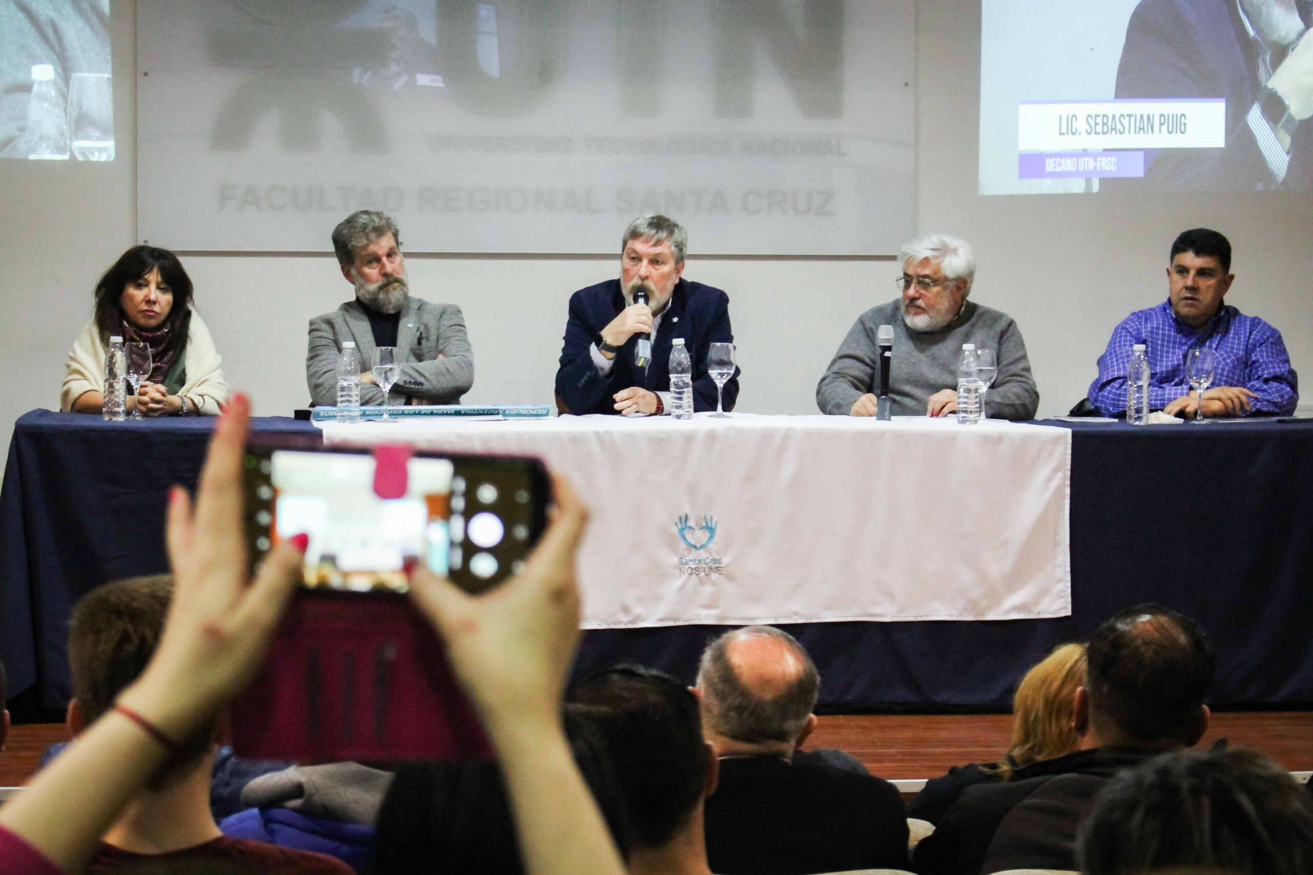 Dictaron clase abierta de la diplomatura “Malvinas y la soberanía en el Atlántico Sur” en el Aula Magna